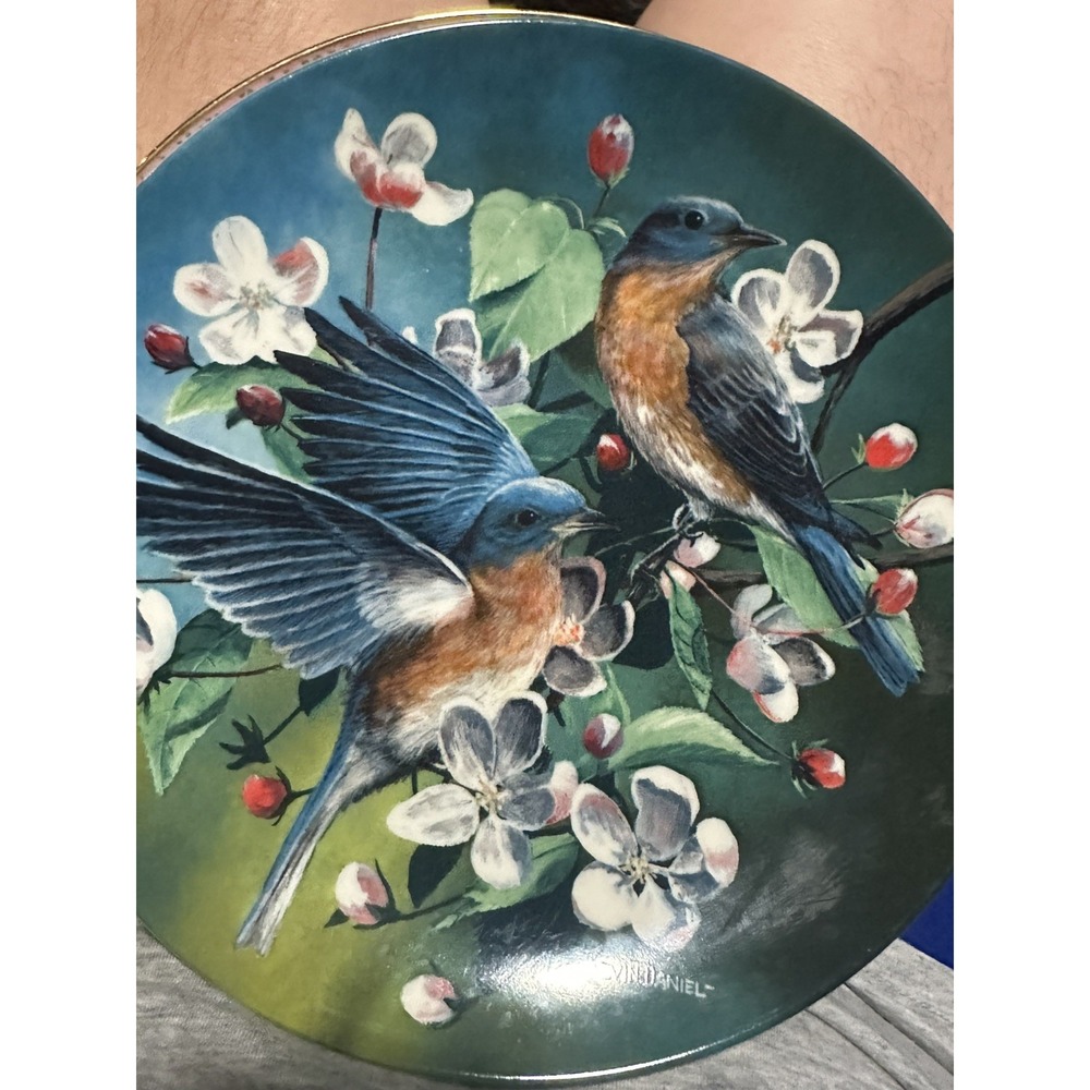 Knowles " The Bluebird " Collectors Plate (1986)9BB